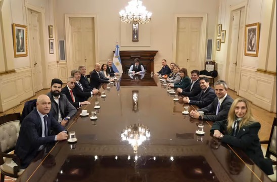 El Gobierno retoma la discusión en torno a la mora que se cuela en la reunión de Gabinete