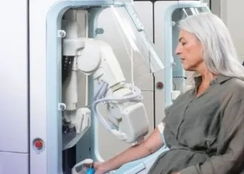 La FDA autoriza el primer robot autónomo para la extracción de sangre