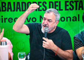 Tras las críticas de Andrés Rodríguez, Aguiar lo desafió a fijar una fecha de paro conjunto en la administración pública y así “romper el techo salarial”