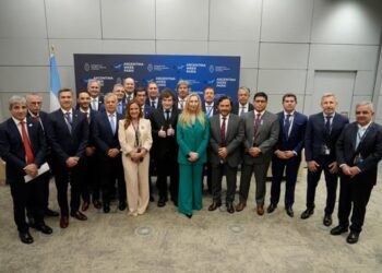 El Gobierno negocia alianzas electorales provincia por provincia y evalúa ocho listas conjuntas para 2027