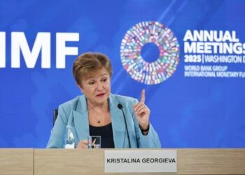 Kristalina Georgieva advierte que los altos precios del petróleo podrían persistir hasta 2027