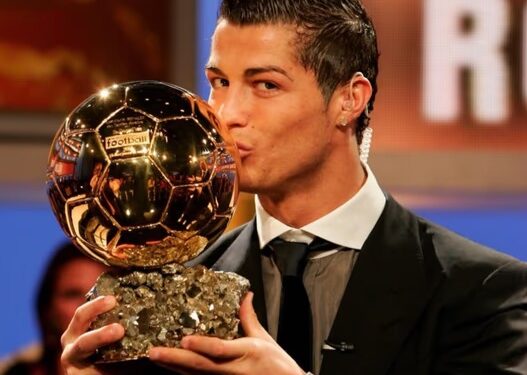 ¿Con palito para Messi? El mensaje de Cristiano Ronaldo tras ganar el Balón de Oro de todos los tiempos