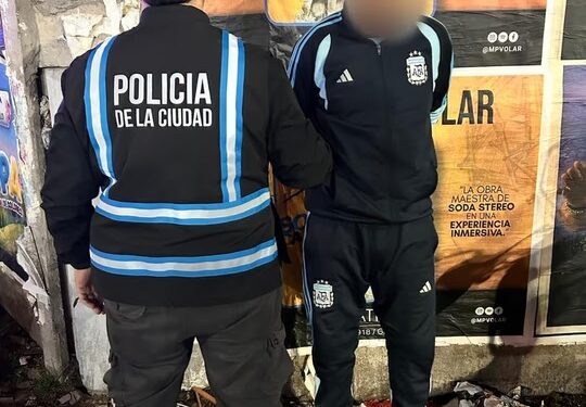 Dos prófugos capturados, diez detenidos y más de 290 actas en el operativo de la despedida de Messi