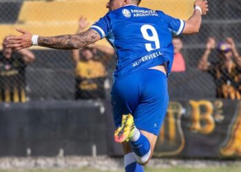 Godoy Cruz goleó a Mitre y le puso picante al ascenso en la Primera Nacional